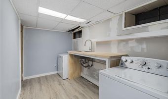 28 Hybrid Dr, Cranston, RI 02920