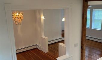 15 Clinton Ave 2, Newport, RI 02840