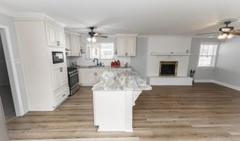 414 Pine Glen Dr, Albany, GA 31705