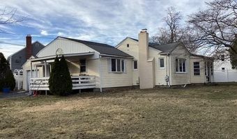 111 Aster St, Warwick, RI 02888