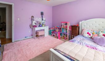 2 Quail Hollow Ct, Beacon Falls, CT 06403