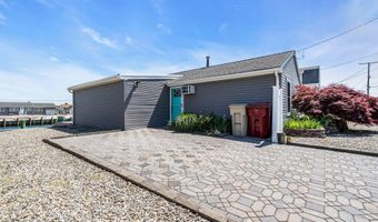 209 Fernwood Dr, Bayville, NJ 08721