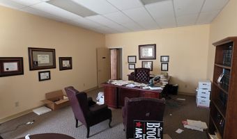 20 22 W 8th St, Anderson, IN 46016