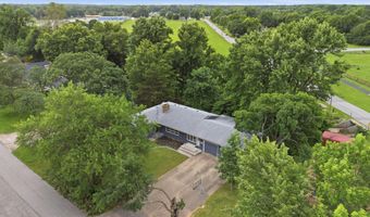 912 W Pleasant St, Aurora, MO 65605