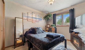 1670 W ROSELAWN Dr, Appleton, WI 54914