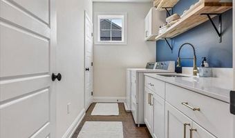 821 GREENWICH Dr, Ambler, PA 19002