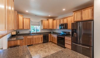 1550 LAKESHORE Dr, Coos Bay, OR 97420