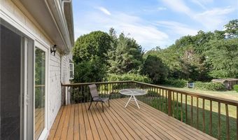 20 Adirondack Dr, East Greenwich, RI 02818