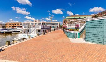 906 S WASHINGTON St 107, Alexandria, VA 22314