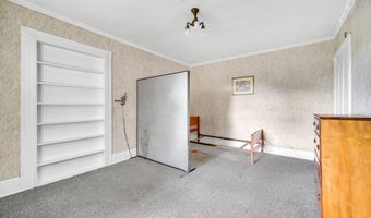 38 Prospect Pl, Bristol, CT 06010