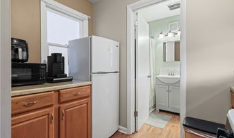 983 Roseland Rd, Alliance, OH 44601