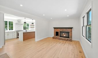 11 Budd Dr, Bethel, CT 06801