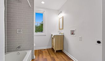 121 Walnut St, Ashville, OH 43103