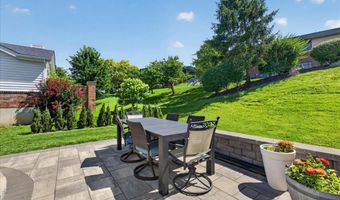 918 Claybend Dr, Ballwin, MO 63011