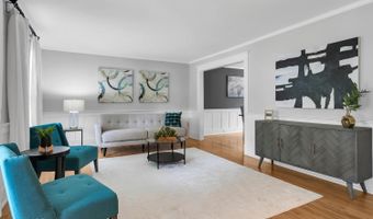 19 Stanley Ln, Middletown, NJ 07748