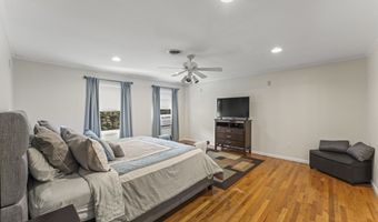 4 Quail Run Dr, Danbury, CT 06811