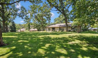 1108 2nd St SW, Dyersville, IA 52040