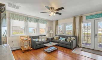45 Crescent Rd, Middletown, RI 02842