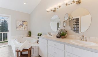 15109 2ND St, Aurora, OR 97002