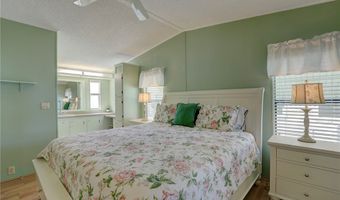 530 Akee Dr, Barefoot Bay, FL 32976