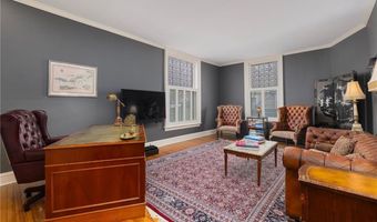 4 Hunter Ave, Newport, RI 02840