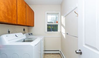 14 Elmcrest Dr, Danbury, CT 06811