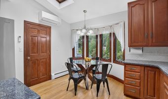 8 Marion Ave, Andover, MA 01810