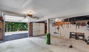 502 Oak Ridge Trails Ct, Ballwin, MO 63021