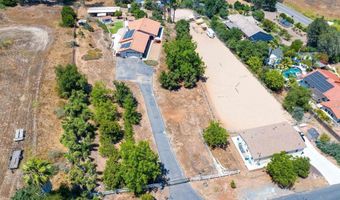 2605 Kauana Loa Dr, Escondido, CA 92029