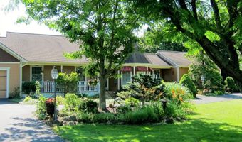 625 McKay Rd, Amsterdam, NY 12010