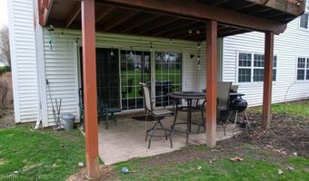 390 Blair Cir, Aurora, OH 44202