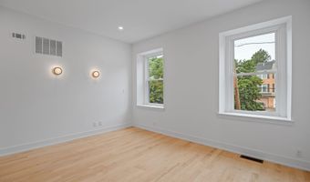 252 SUMAC St, Philadelphia, PA 19128