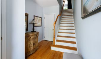 5 Brinscall Ct 5, Danbury, CT 06810