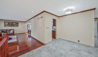140 Dogwood Rd, Albertson, NY 11576