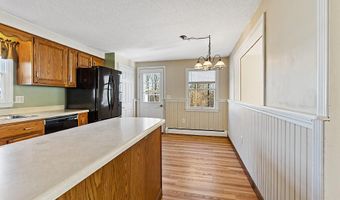 611 Quaker Hill Rd, Albion, ME 04910