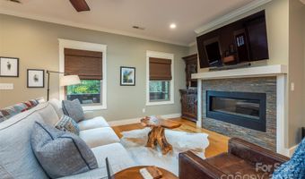71 McLain St, Asheville, NC 28803
