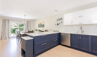 112 Harrison Ave, Newport, RI 02840