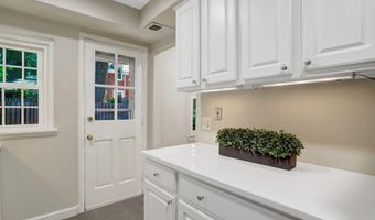 3420 S WAKEFIELD St S, Arlington, VA 22206