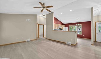 626 Samuel Dr, Madison, WI 53717
