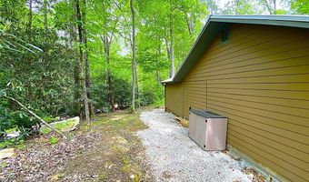 2052 Granny Squirrel Dr, Andrews, NC 28901