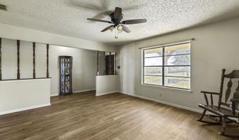 171 Big Oak Dr, Adkins, TX 78101