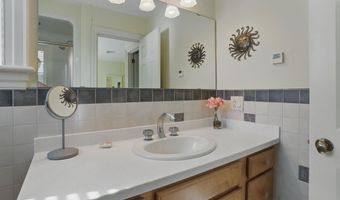 7 Champagne Ter, Bedford, NH 03110