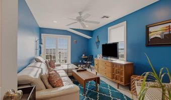 11 King Philip Ave, Bristol, RI 02809