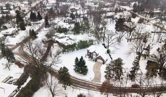 1360 Fairlane Dr, Ann Arbor, MI 48104