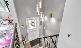12485 N Lawn Ct, Alden, NY 14004
