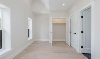 722 KENYON St NW #2, Washington, DC 20010
