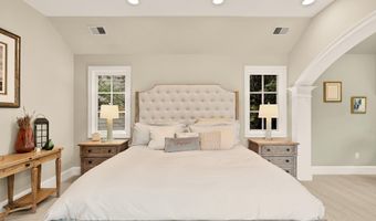 5606 WILSON Ln, Bethesda, MD 20814