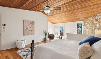 2058 BEACH Ave, Atlantic Beach, FL 32233