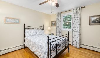 68 Daniel Dr, North Kingstown, RI 02852