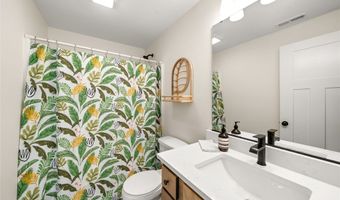 3827 NW Reinhart Dr, Ankeny, IA 50023